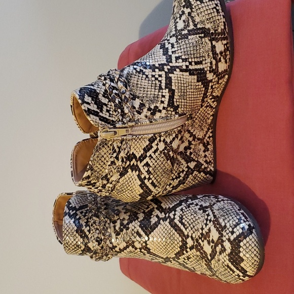 Wedge Heel Snake Print Bootie - Picture 3 of 8